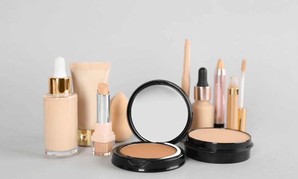 Makeup: Primer, Foundation, Concealer, Corrector, Contouring