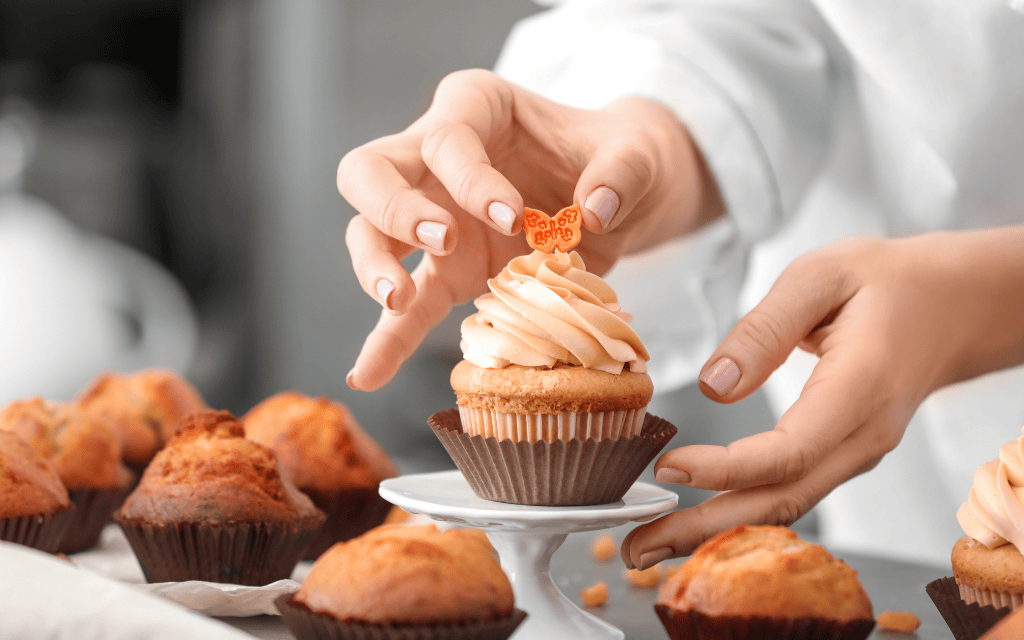 Cupcake Baking, Decorating & Frosting